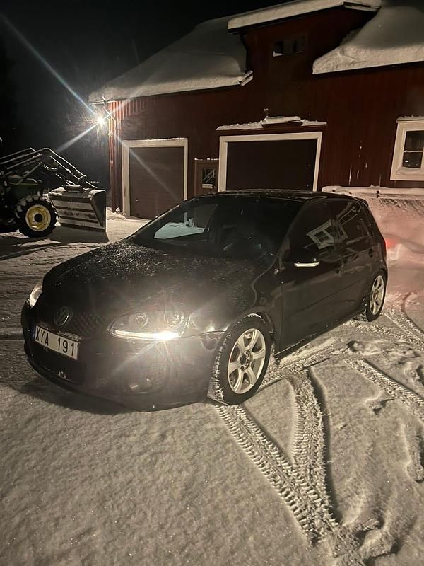 Begagnad 2006 VW Golf IV GTI Halvkombi | 35 000 kr (Marknadspris) - Bild 1/4