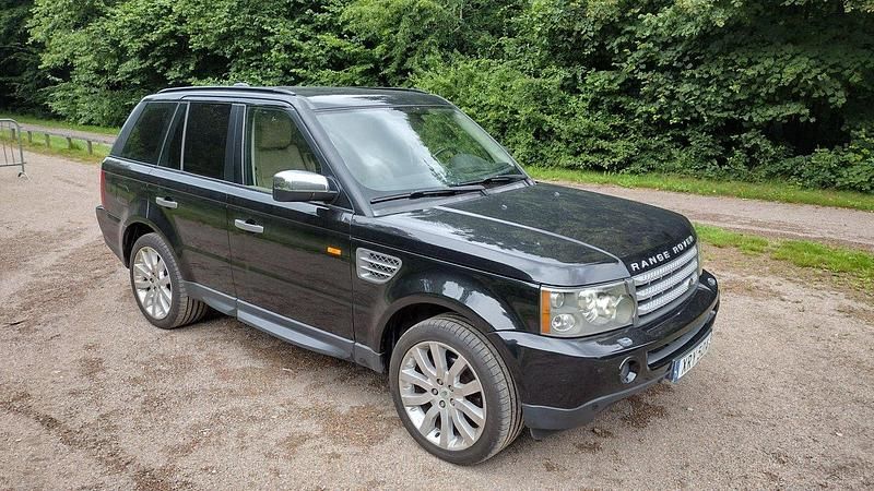 Svart Begagnad 2006 Land Rover Range Rover Sport SUV | 65 000 kr (Lite dyr) - Bild 1/4