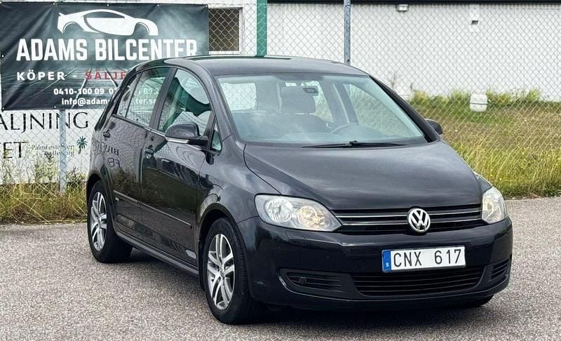 Svart Begagnad 2009 VW Golf Plus Cross Minibuss | 62 600 kr (Marknadspris) - Bild 1/4