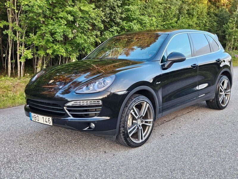 Svart Begagnad 2013 Porsche Cayenne S SUV | 299 900 kr (Marknadspris) - Bild 1/4