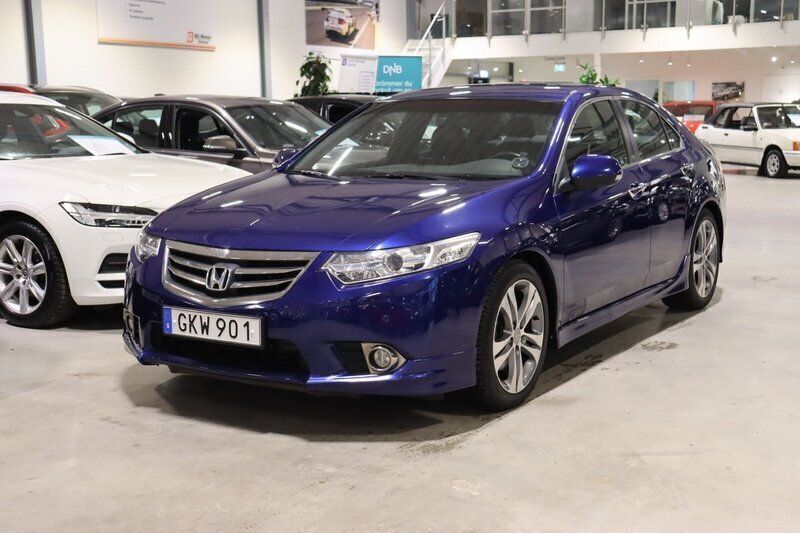 Mörkblå Begagnad 2012 Honda Accord Type S Sedan | 139 900 kr - Bild 1/4