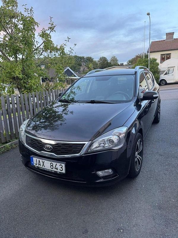 Svart Begagnad 2011 Kia Ceed Sportswagon Kombi | 65 000 kr (Marknadspris) - Bild 1/4
