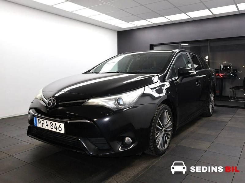 Begagnad Toyota Avensis Edition 150 HK (110 kW) 2017 Svart Kombi