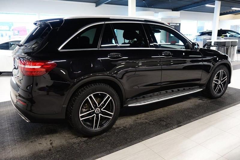 Begagnad Mercedes GLC250 AMG line 211 HK (155 kW) 2017 Svart SUV