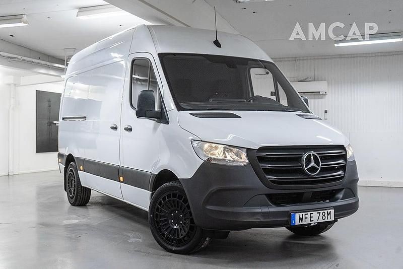 Vit Begagnad 2021 Mercedes Sprinter Van | 438 500 kr (Dyr) - Bild 1/4