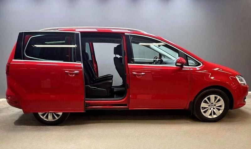 Begagnad VW Sharan 140 HK (102 kW) 2014 Röd Minibuss