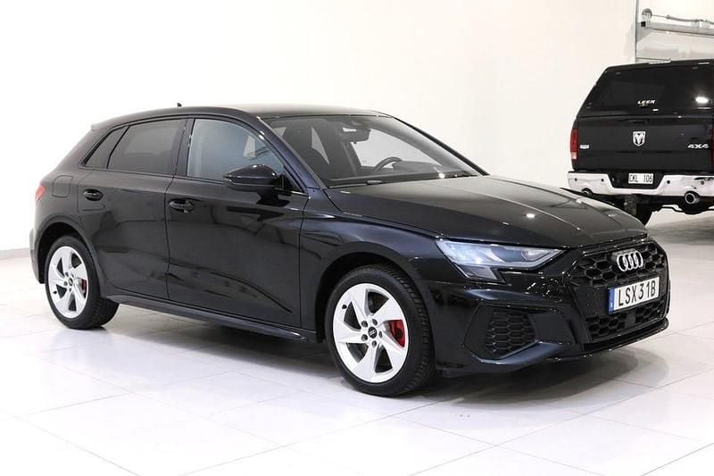 Begagnad Audi A3 S-Line 245 HK (180 kW) 2021 Svart Sedan