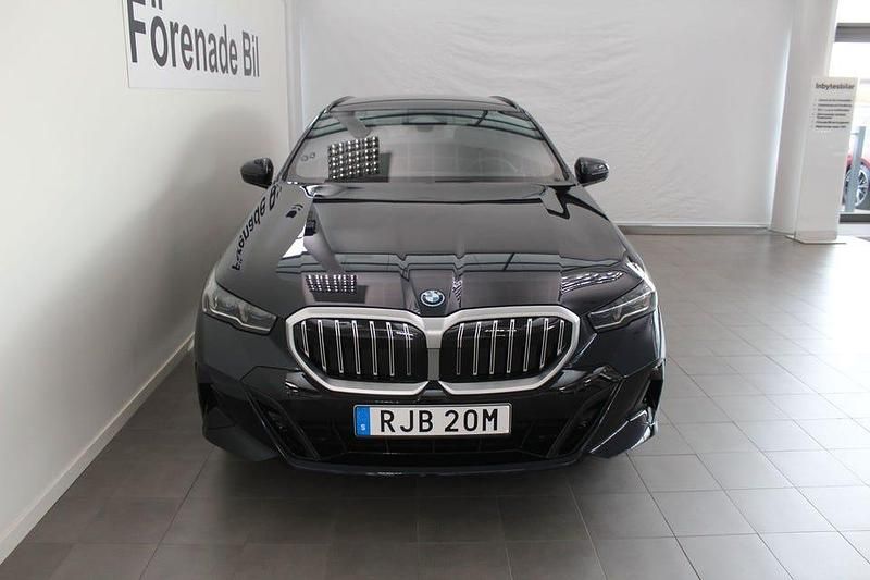 Begagnad BMW 530 M Sport 190 HK (139 kW) 2025 Carbon svart metallic Kombi