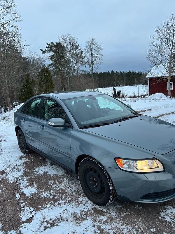 Begagnad 2008 Volvo S40 Sedan | 42 500 kr (Marknadspris) - Bild 1/4