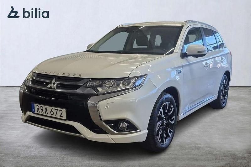 Vit Begagnad 2018 Mitsubishi Outlander SUV | 158 900 kr (Bra pris) - Bild 1/4