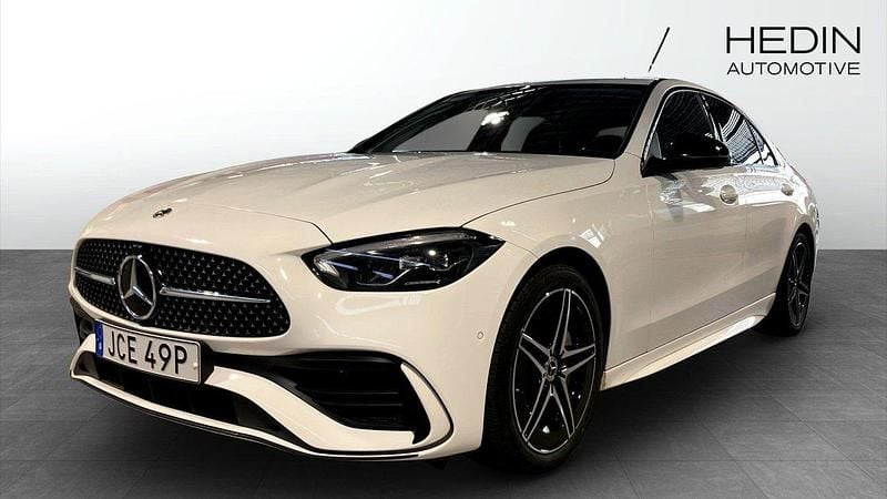 Vit (white) Begagnad 2022 Mercedes C220 AMG Sedan | 349 000 kr (Marknadspris) - Bild 1/4