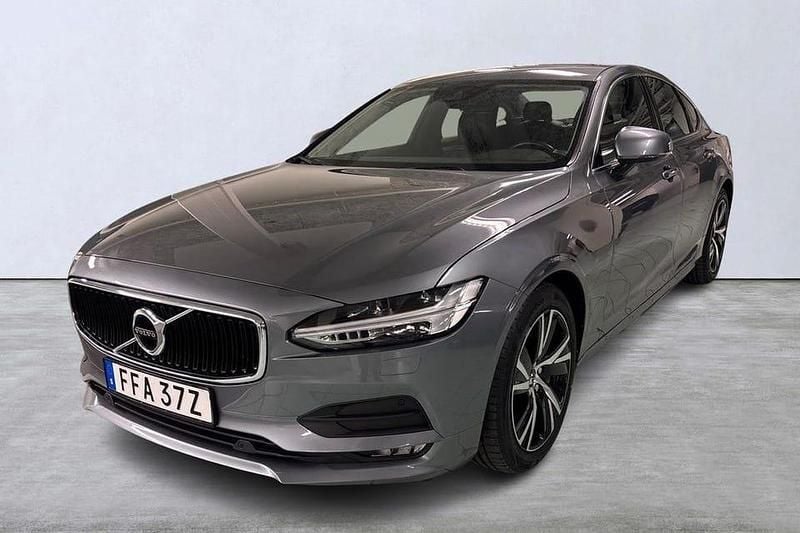 Grå Begagnad 2020 Volvo S90 Momentum Sedan | 304 900 kr (Marknadspris) - Bild 1/4
