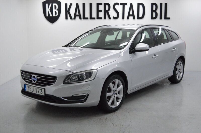 Silver Begagnad 2016 Volvo V60 Momentum Kombi | 174 900 kr (Lite dyr) - Bild 1/4