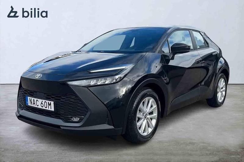 Svart Begagnad 2025 Toyota C-HR SUV | 319 900 kr - Bild 1/1