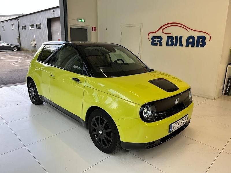 Gul Begagnad 2020 Honda e Halvkombi | 189 900 kr - Bild 1/4