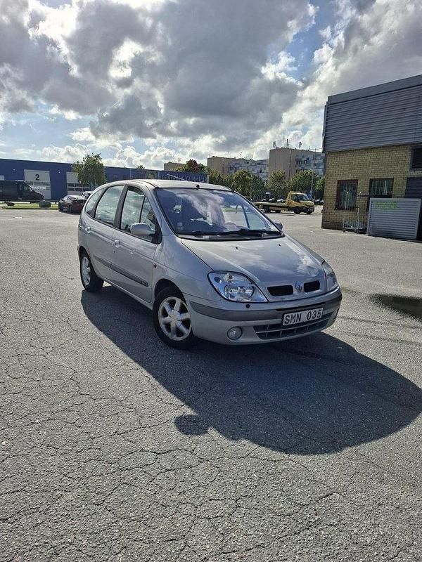 Grå Begagnad 2001 Renault Scénic Minibuss | 22 900 kr - Bild 1/4