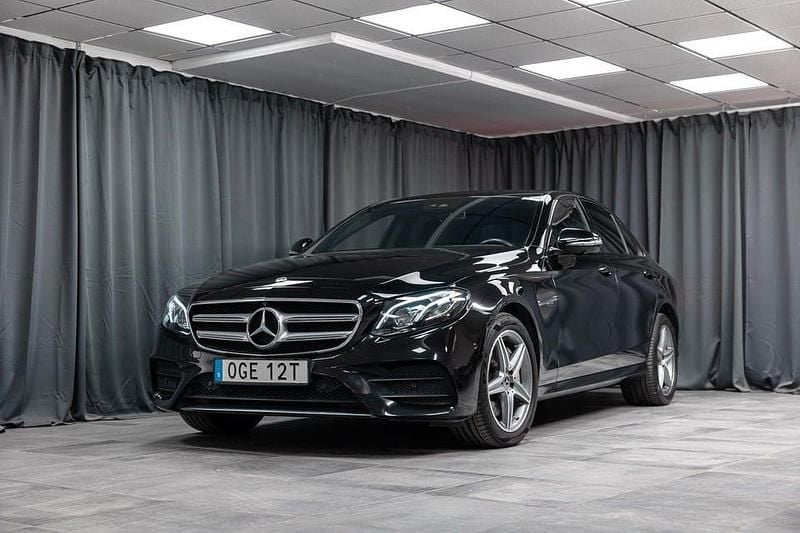 Svart Begagnad 2020 Mercedes E300 AMG line Sedan | 399 000 kr (Marknadspris) - Bild 1/4