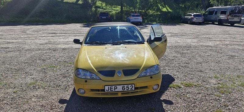 Gul Begagnad 2000 Renault Mégane Cabriolet Cab | 15 000 kr - Bild 1/4