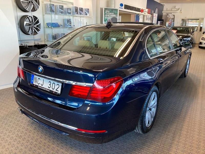 Begagnad BMW 730L Shadowline 258 HK (189 kW) 2012 Blå Sedan