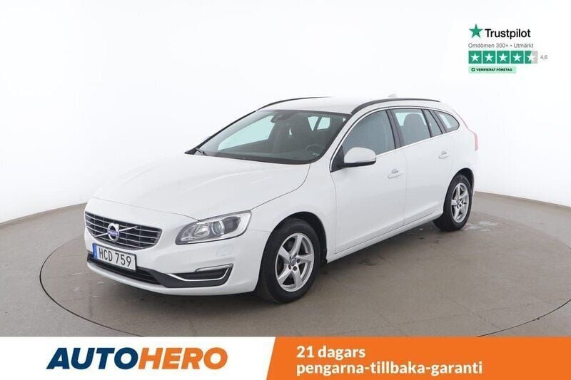 Vit Begagnad 2015 Volvo V60 Momentum Kombi | 123 000 kr (Bra pris) - Bild 1/4