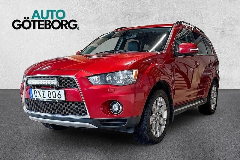 Begagnad Mitsubishi Outlander Comfort Edition 156 HK (114 kW) 2011 Röd SUV