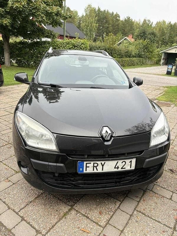 Svart Begagnad 2010 Renault Mégane GrandTour Kombi | 32 000 kr (Bra pris) - Bild 1/4