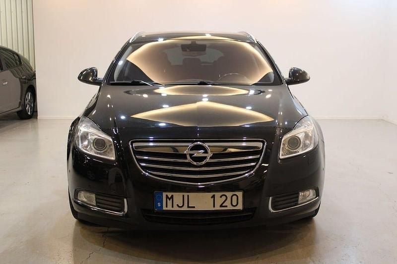Begagnad Opel Insignia Cosmo 194 HK (142 kW) 2013 Svart Kombi