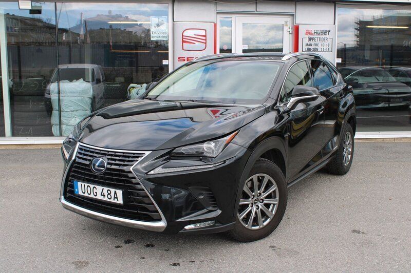 Svart Begagnad 2019 Lexus NX300h Business Edition SUV | 249 900 kr (Superpris) - Bild 1/4