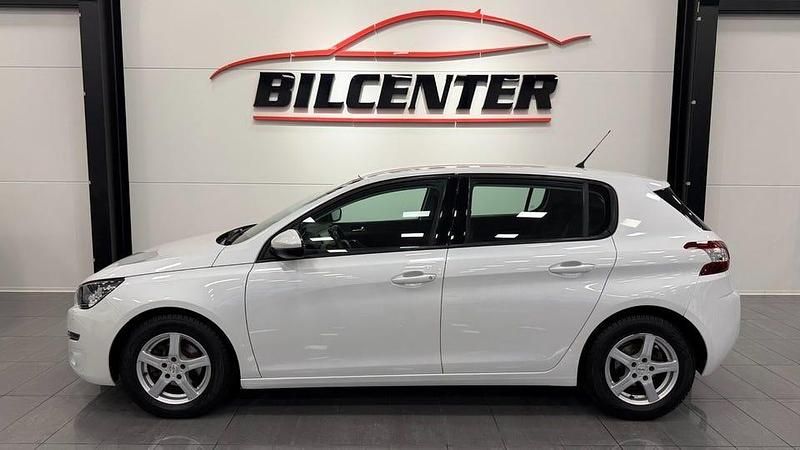 Vit Begagnad 2014 Peugeot 308 Active Halvkombi | 78 900 kr (Marknadspris) - Bild 1/3