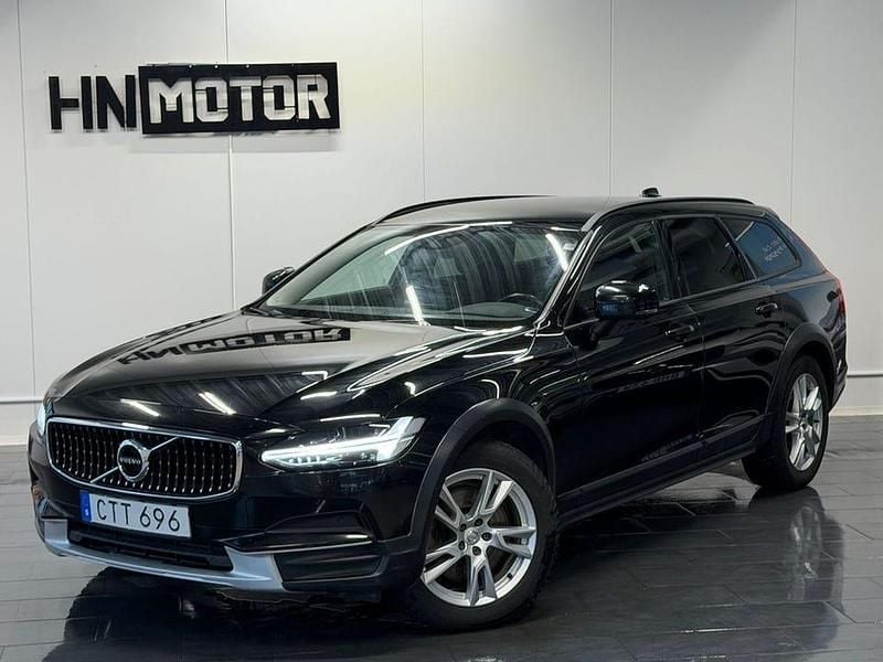 Svart Begagnad 2017 Volvo V90 CC Kinetic Kombi | 164 900 kr (Dyr) - Bild 1/4
