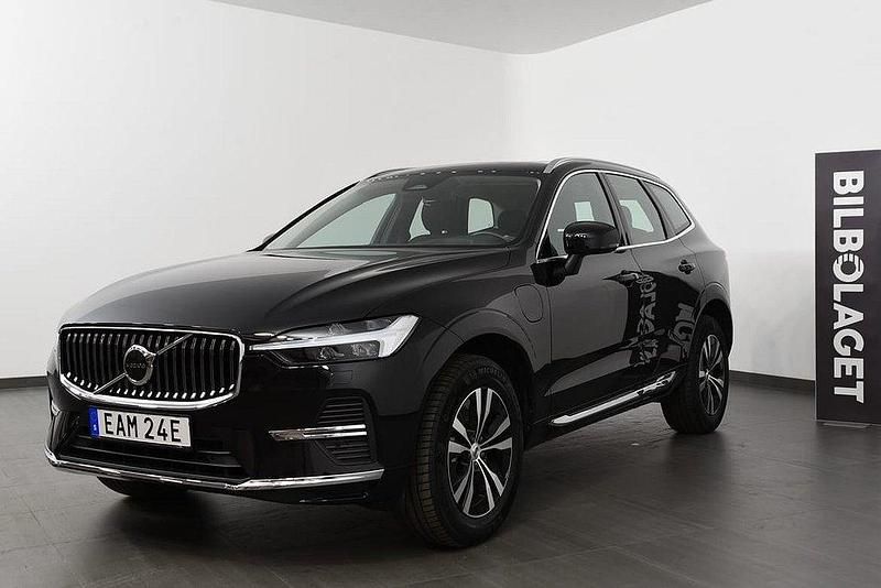Svart Begagnad 2024 Volvo XC60 Core SUV | 519 800 kr (Marknadspris) - Bild 1/4