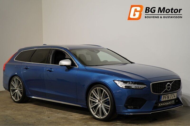 Blå Begagnad 2017 Volvo V90 R-Design Kombi | 269 700 kr (Marknadspris) - Bild 1/3
