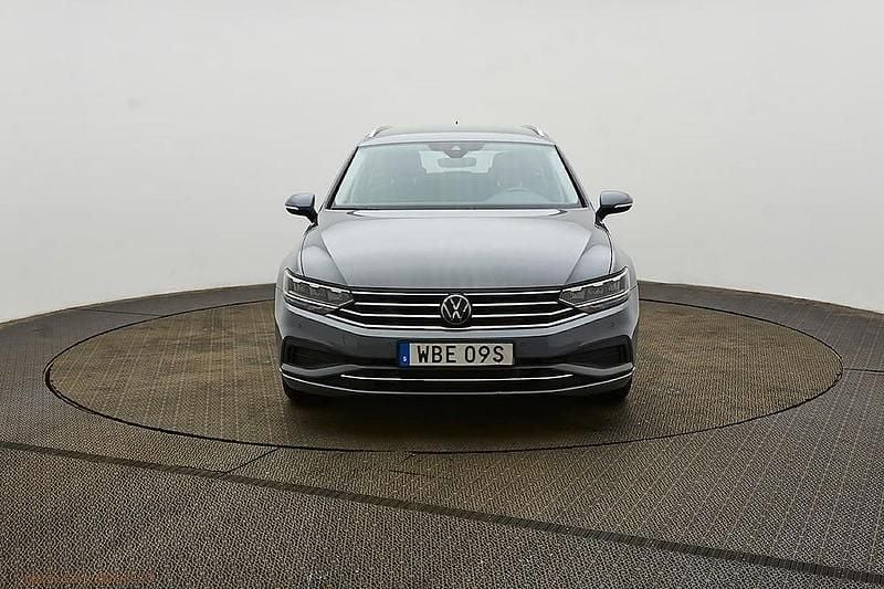 Begagnad VW Passat 150 HK (110 kW) 2024 Grå Kombi