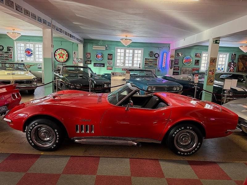 Begagnad Chevrolet Corvette 390 HK (286 kW) 1969 Monza red Cab