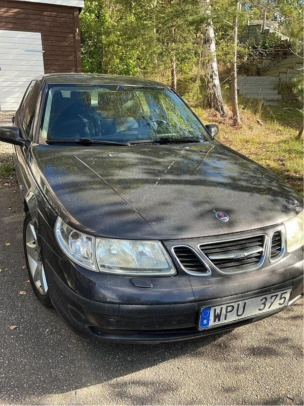 Svart Begagnad 2005 Saab 9-5 Linear Sedan | 25 000 kr (Marknadspris) - Bild 1/4