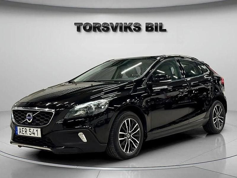 Begagnad Volvo V40 Summum 150 HK (110 kW) 2014 Svart Halvkombi