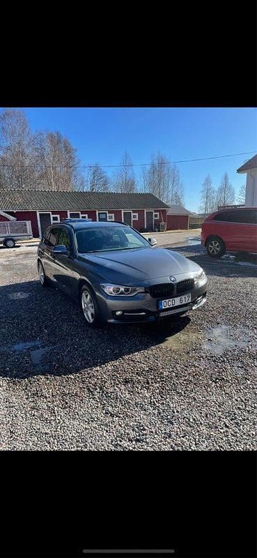 Grå Begagnad 2014 BMW 320 Kombi | 85 000 kr (Marknadspris) - Bild 1/3
