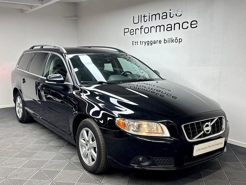 Begagnad Volvo V70 Momentum 215 HK (158 kW) 2012 Svart Kombi