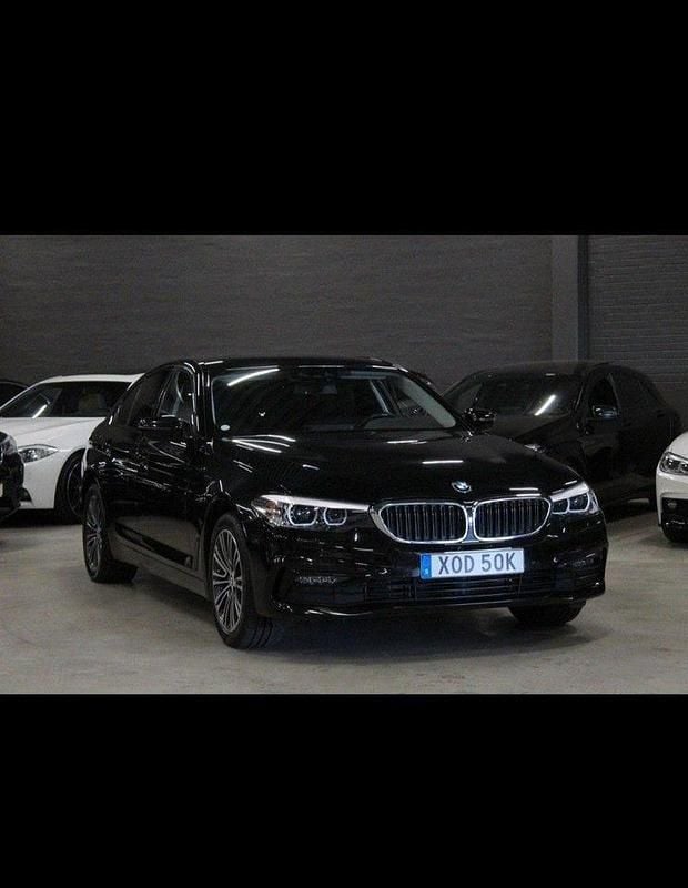 Begagnad 2020 BMW 530e Sedan | 290 000 kr (Superpris) - Bild 1/4