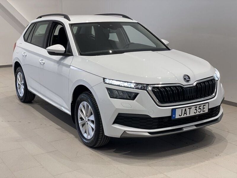 Vit (moon white metallic) Begagnad 2023 Skoda Kamiq Ambition SUV | 219 900 kr (Superpris) - Bild 1/4