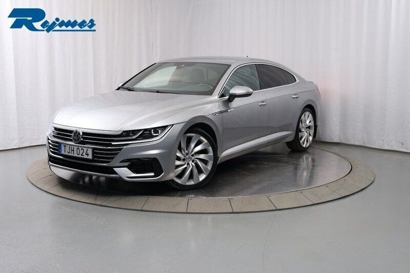 Silver (grå) Begagnad 2019 VW Arteon Sedan | 244 800 kr (Bra pris) - Bild 1/4