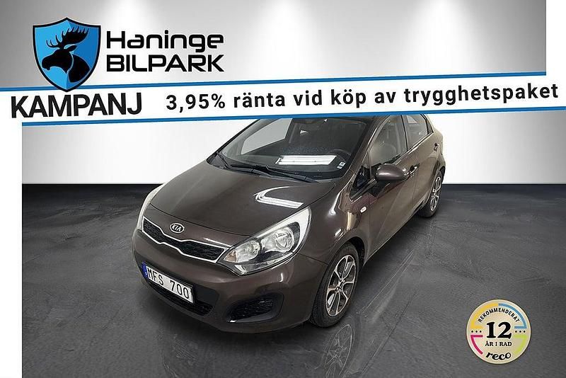 Brun Begagnad 2011 Kia Rio Halvkombi | 59 995 kr (Marknadspris) - Bild 1/2