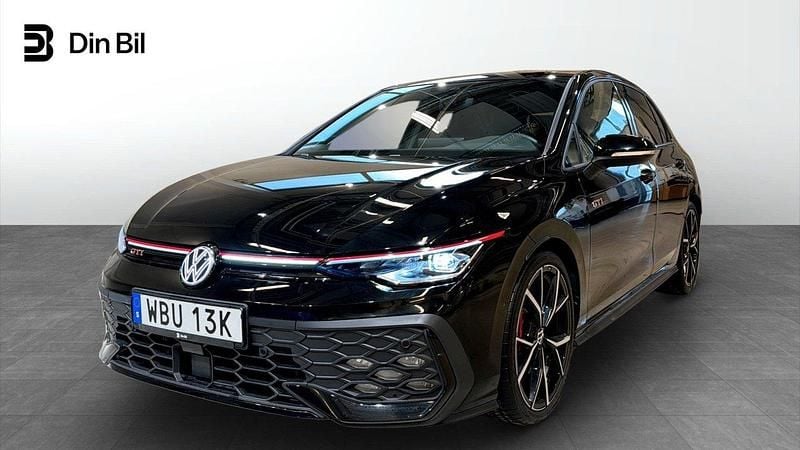 Svart Begagnad 2024 VW Golf VIII GTI Halvkombi | 429 900 kr (Lite dyr) - Bild 1/4
