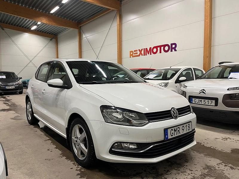 Begagnad VW Polo 90 HK (66 kW) 2015 Vit Halvkombi