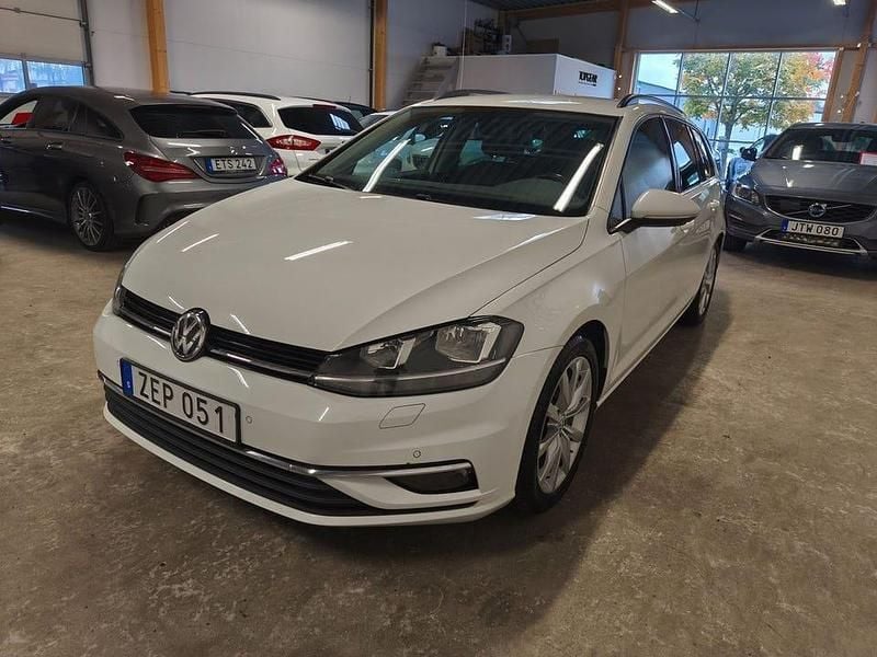 Begagnad VW Golf VII GT 150 HK (110 kW) 2018 Vit Kombi