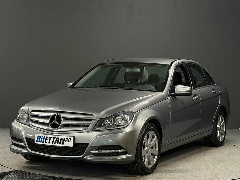 Begagnad Mercedes C220 Avantgarde 170 HK (125 kW) 2011 Silver Sedan