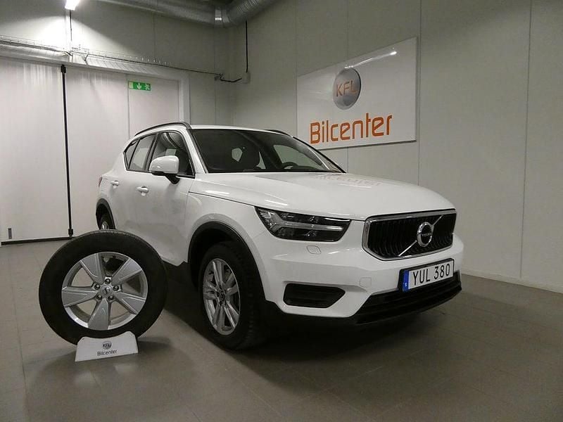 Vit Begagnad 2018 Volvo XC40 SUV | 209 900 kr (Marknadspris) - Bild 1/3