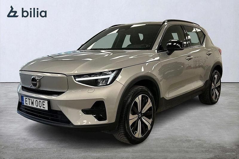 Silver Begagnad 2022 Volvo XC40 Core SUV | 324 900 kr - Bild 1/3