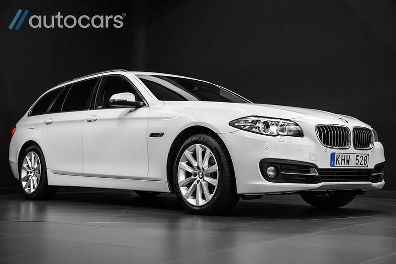 Vit Begagnad 2013 BMW 520 Kombi | 159 000 kr (Lite dyr) - Bild 1/4