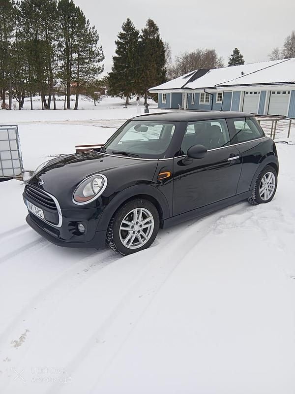 Begagnad Mini ONE 102 HK (75 kW) 2016 Halvkombi
